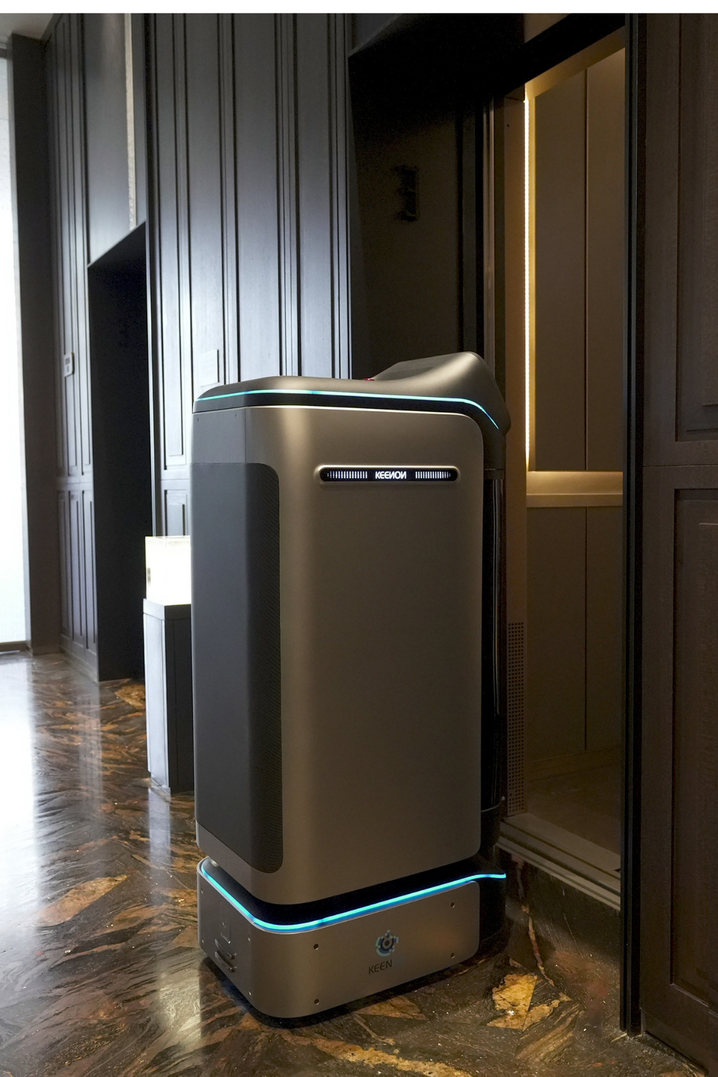 KEENON DINERBOT T3 Serviceroboter mit geschlossener Transportkabine / Leasing ab 303,00€